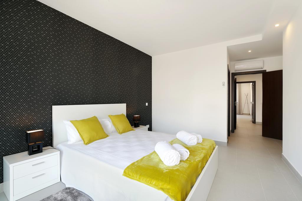 Original 3 Bedroom Downtown Albufeira Luaran gambar
